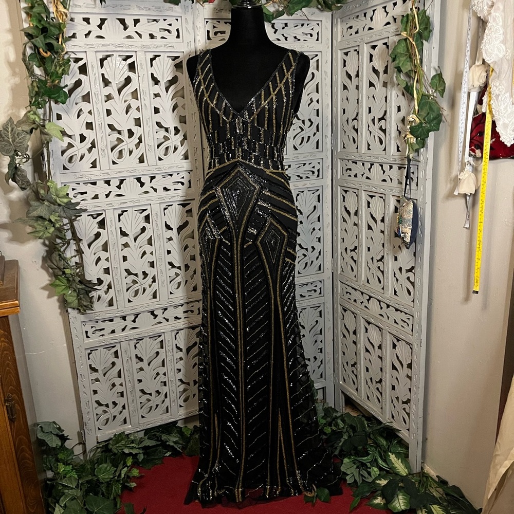 🥂HOST PICK🥂SPECTACULAR BLACK & GOLD INTRICATE BEADING MAXI SHEATH DRESS